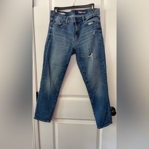 GAP GIRLFRIEND JEANS ..EUC